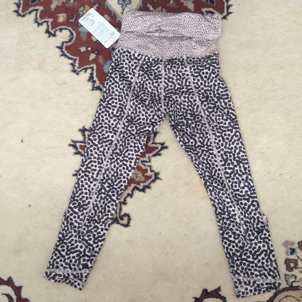 NWT RARE lululemon wunder under pants size 4